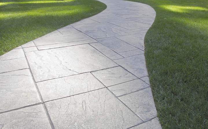 Nettoyage, réparation et désherbage des allées